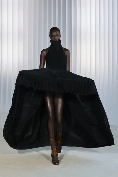 Look 29